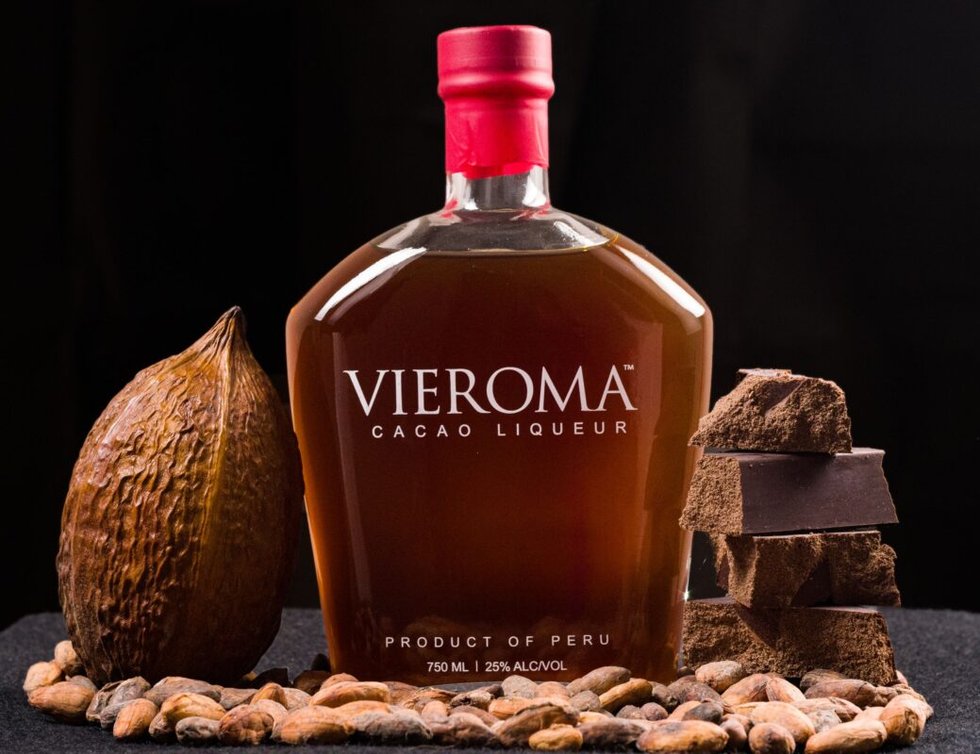 Botella de licor de cacao Vieroma - 1039x800.jpg Botella de licor de cacao Vieroma - 1039x800.jpg